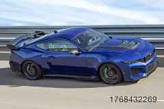fm-2026-mustang-dark-horse-sc-track-pack-02-www.fordmuscle.com